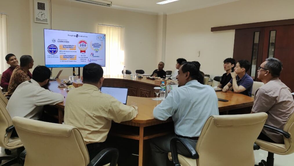 Delegasi volunteer Korea Selatan berkunjung ke UNIDA Gontor disambut Kepala BKUI.