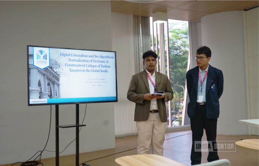 Delegasi UNIDA Gontor mempresentasikan makalah di IPGSC 2025 pada 23–25 September 2025 di Universitas Indonesia.