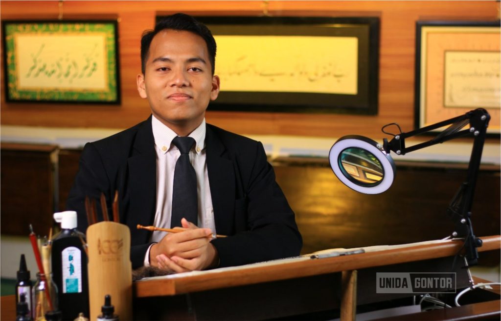 Mahasiswa UNIDA Gontor Raih Juara 2 Kaligrafi Internasional Montreal 2025