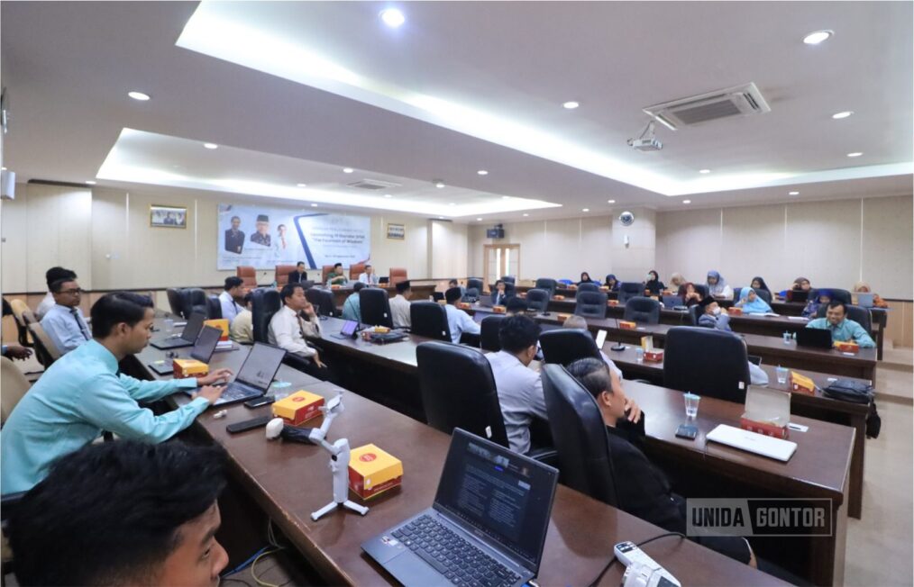 Rektor UNIDA Gontor meluncurkan 19 standar mutu internal The Fountain of Wisdom dalam seminar penjaminan mutu di Hall Senat Kampus.