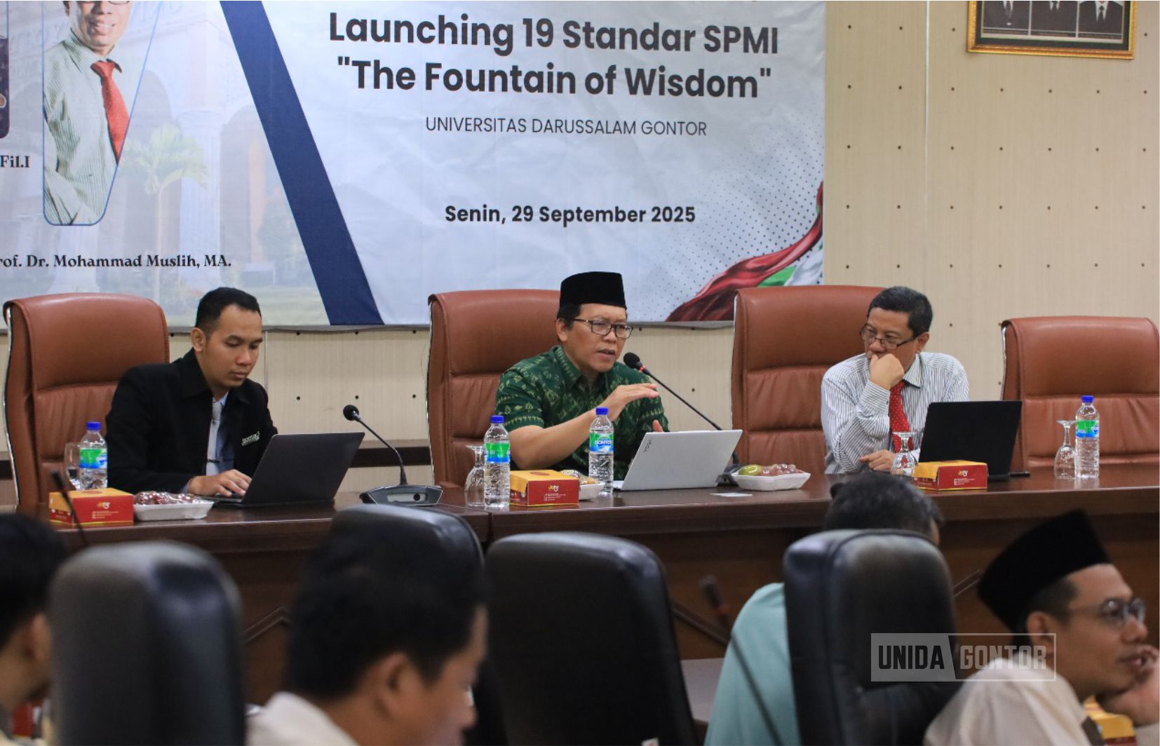 Rektor UNIDA Gontor meluncurkan 19 standar mutu internal The Fountain of Wisdom dalam seminar penjaminan mutu di Hall Senat Kampus.