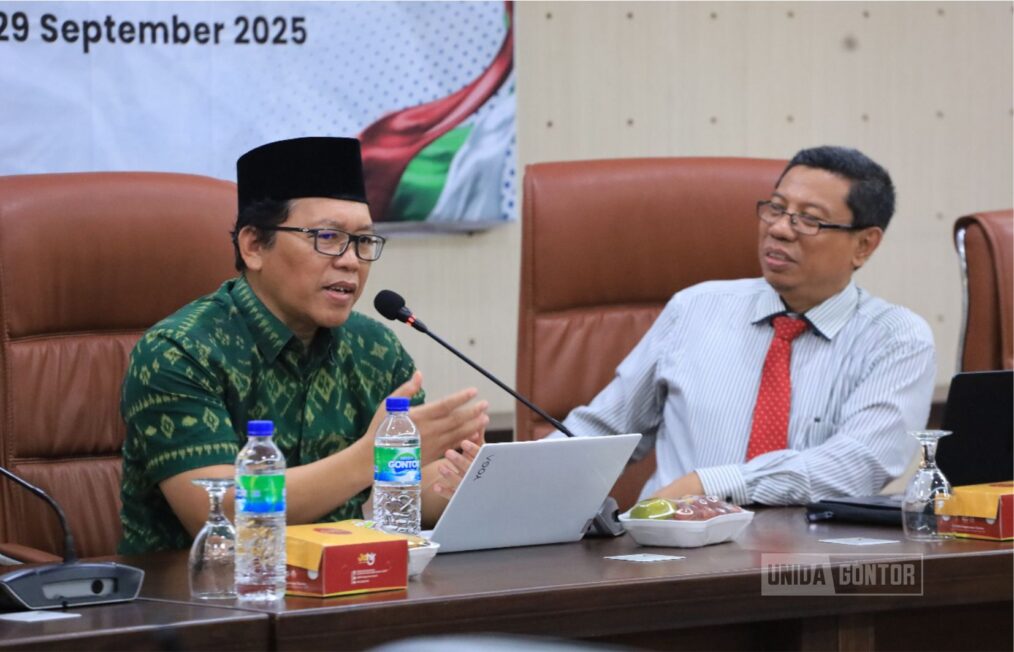 Rektor UNIDA Gontor meluncurkan 19 standar mutu internal The Fountain of Wisdom dalam seminar penjaminan mutu di Hall Senat Kampus.