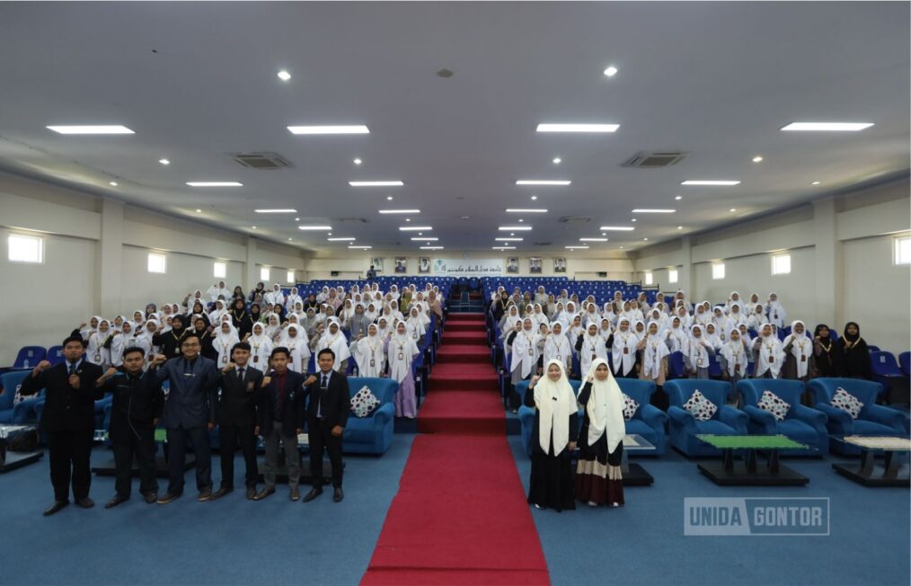 Penyambutan peserta lomba HTQ dan HHQ internasional di Universitas Darussalam Gontor