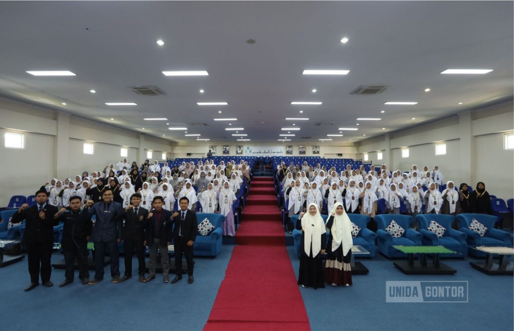 Penyambutan peserta lomba HTQ dan HHQ internasional di Universitas Darussalam Gontor