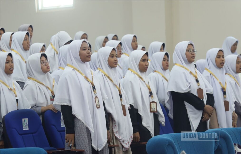 Penyambutan peserta lomba HTQ dan HHQ internasional di Universitas Darussalam Gontor