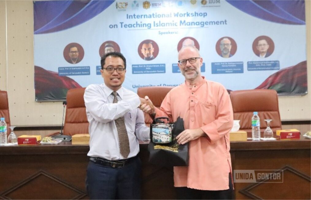 UNIDA Gontor successfully hosts International Workshop on Teaching Islamic Management and Systematic Literature Review with scholars from Indonesia and Malaysia.