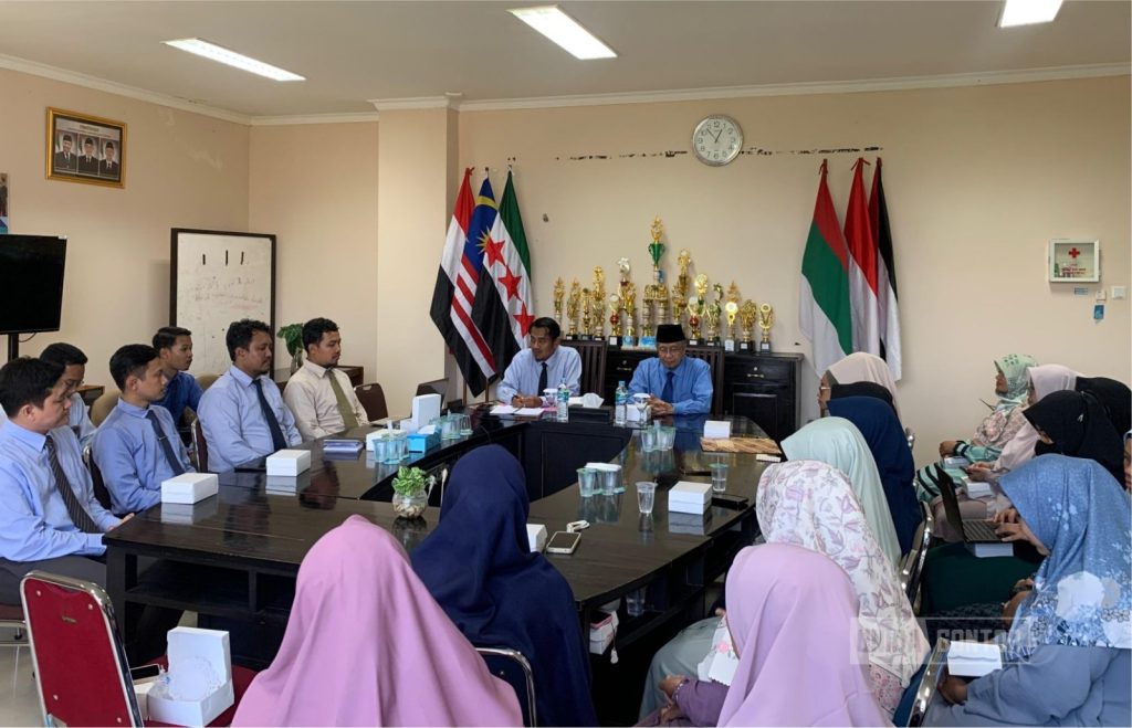 Refleksi Fakultas Humaniora Bersama KH. Ahmad Hidayatullah Zarkasyi di UNIDA Gontor
