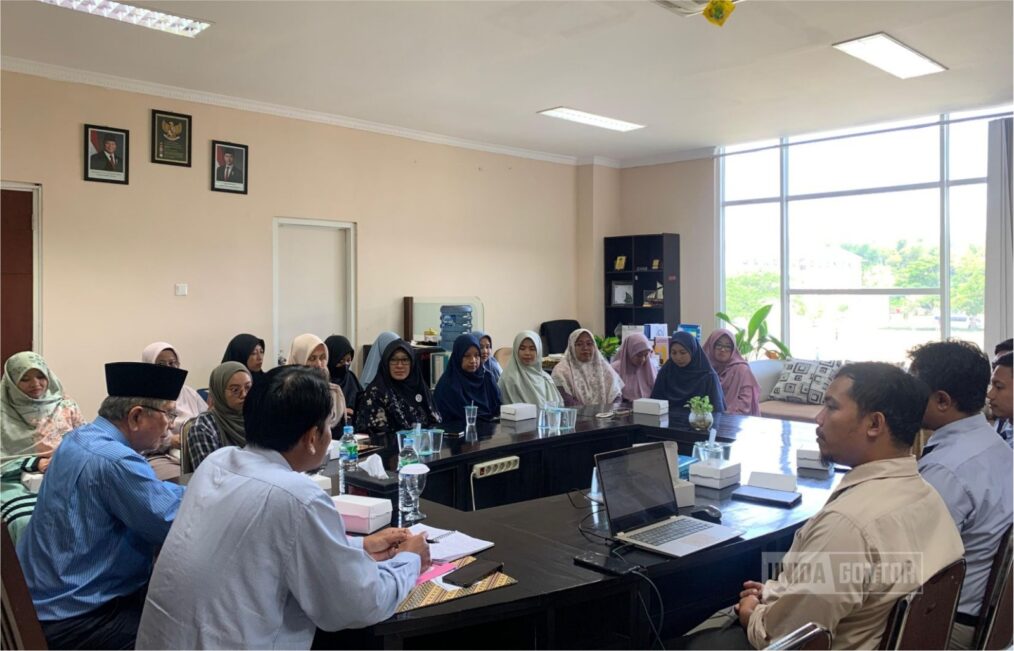 Refleksi Fakultas Humaniora UNIDA Gontor bersama KH. Ahmad Hidayatullah Zarkasyi