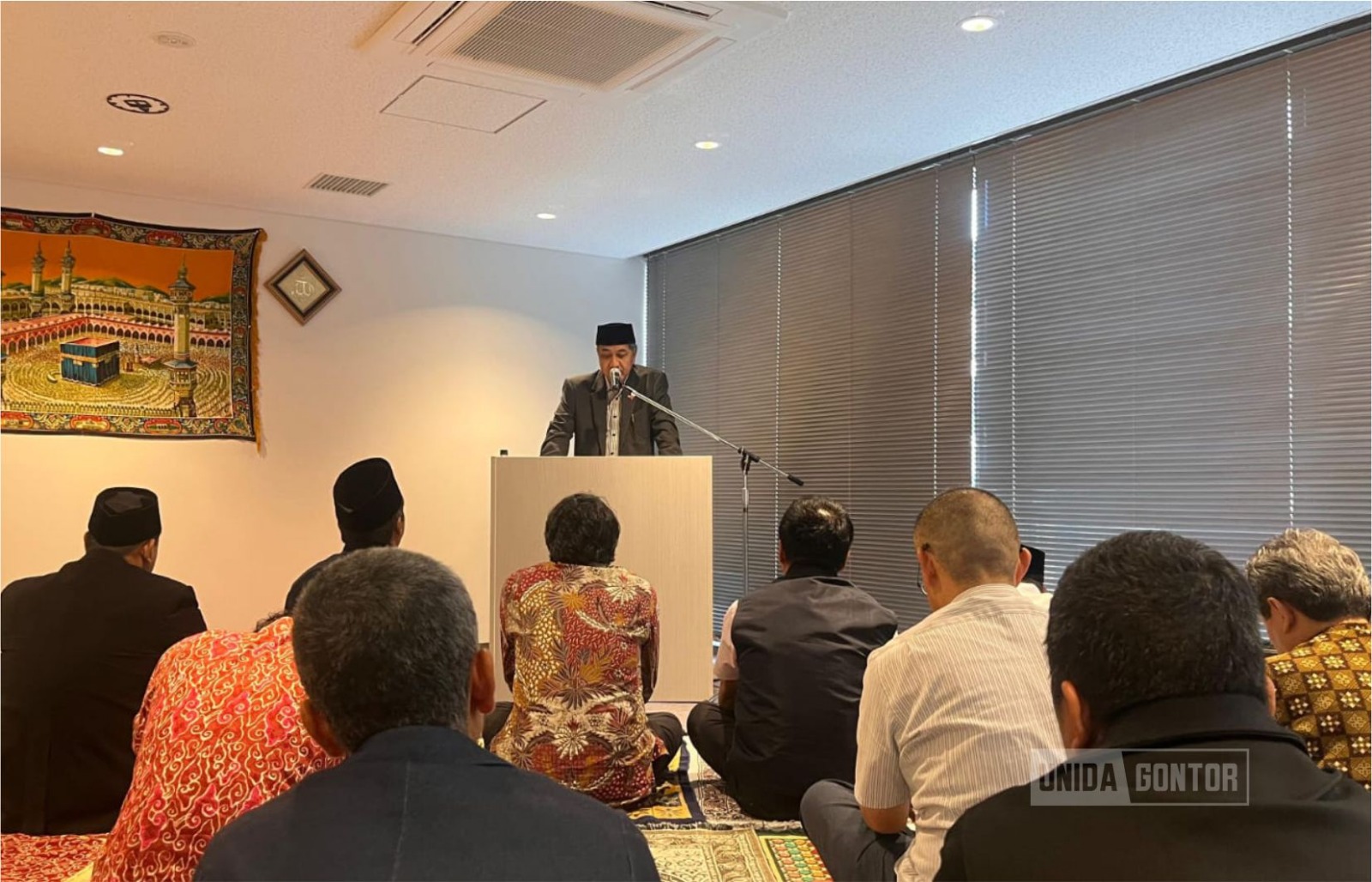 Delegasi UNIDA Gontor melakukan courtesy visit ke KBRI Tokyo dipimpin Rektor Prof. Hamid Fahmy Zarkasyi, disambut Pensosbud Muhammad Al Aula, membahas kolaborasi pendidikan, riset, dan kebudayaan.