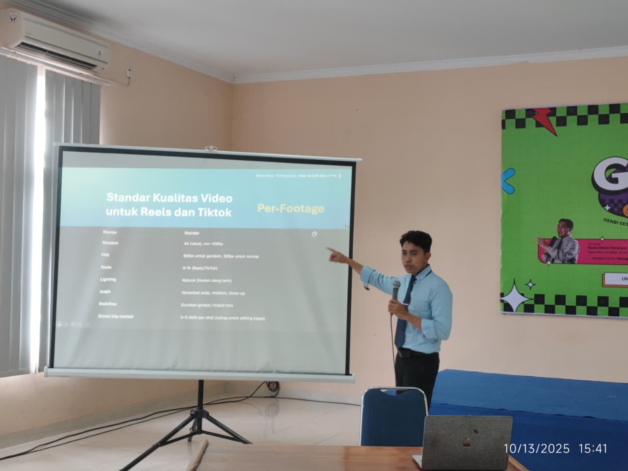 Workshop GEMINI Part 3 GenBI UNIDA Gontor tentang Digital Content Creation & Video Editing di Hall Shiroh Nabawiyah; narasumber UNIDA Gontor TV; peserta antusias.