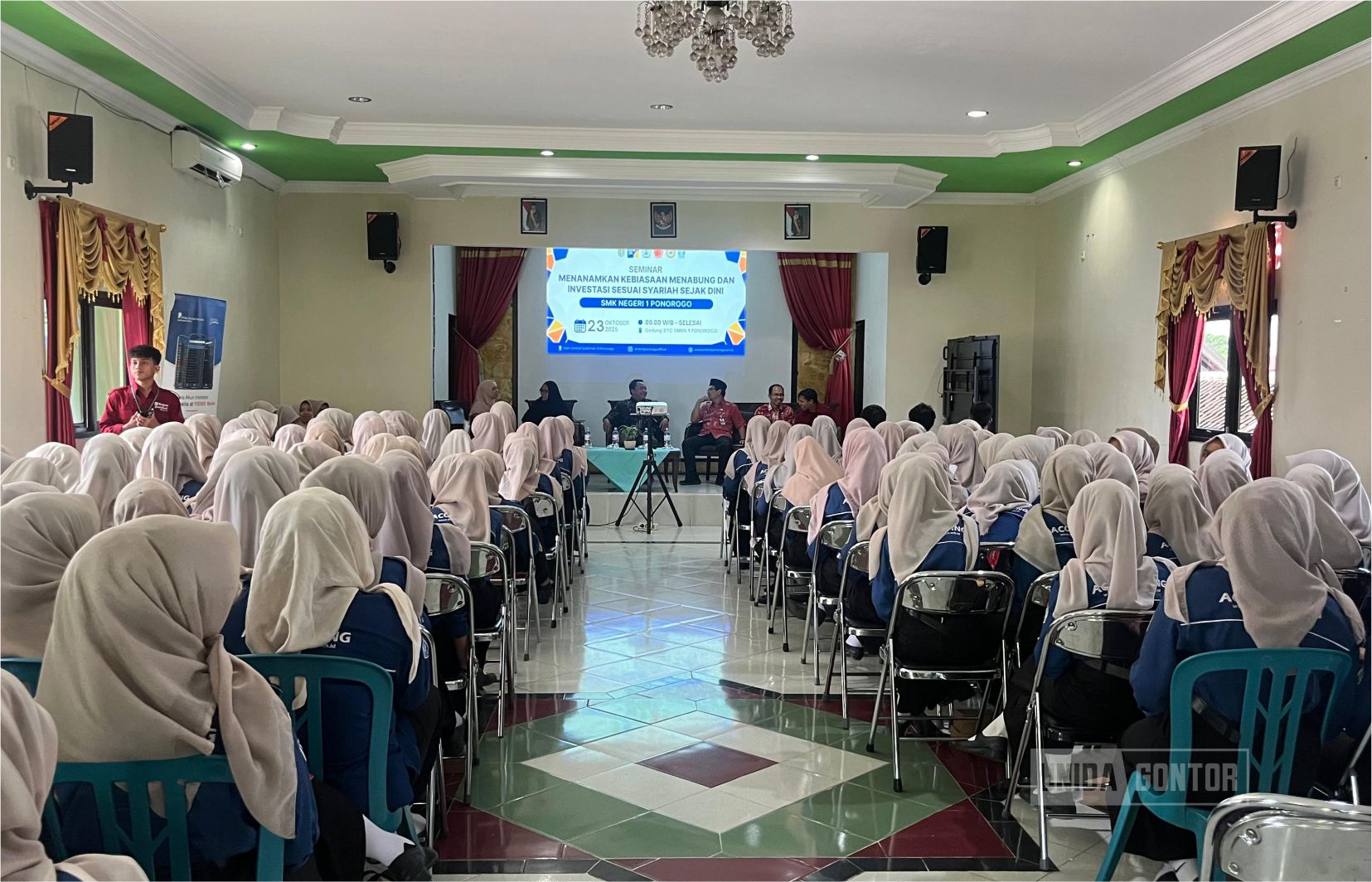 Galeri Investasi Syariah UNIDA Gontor Gelar “IDX Road to School” di SMKN 1 Ponorogo