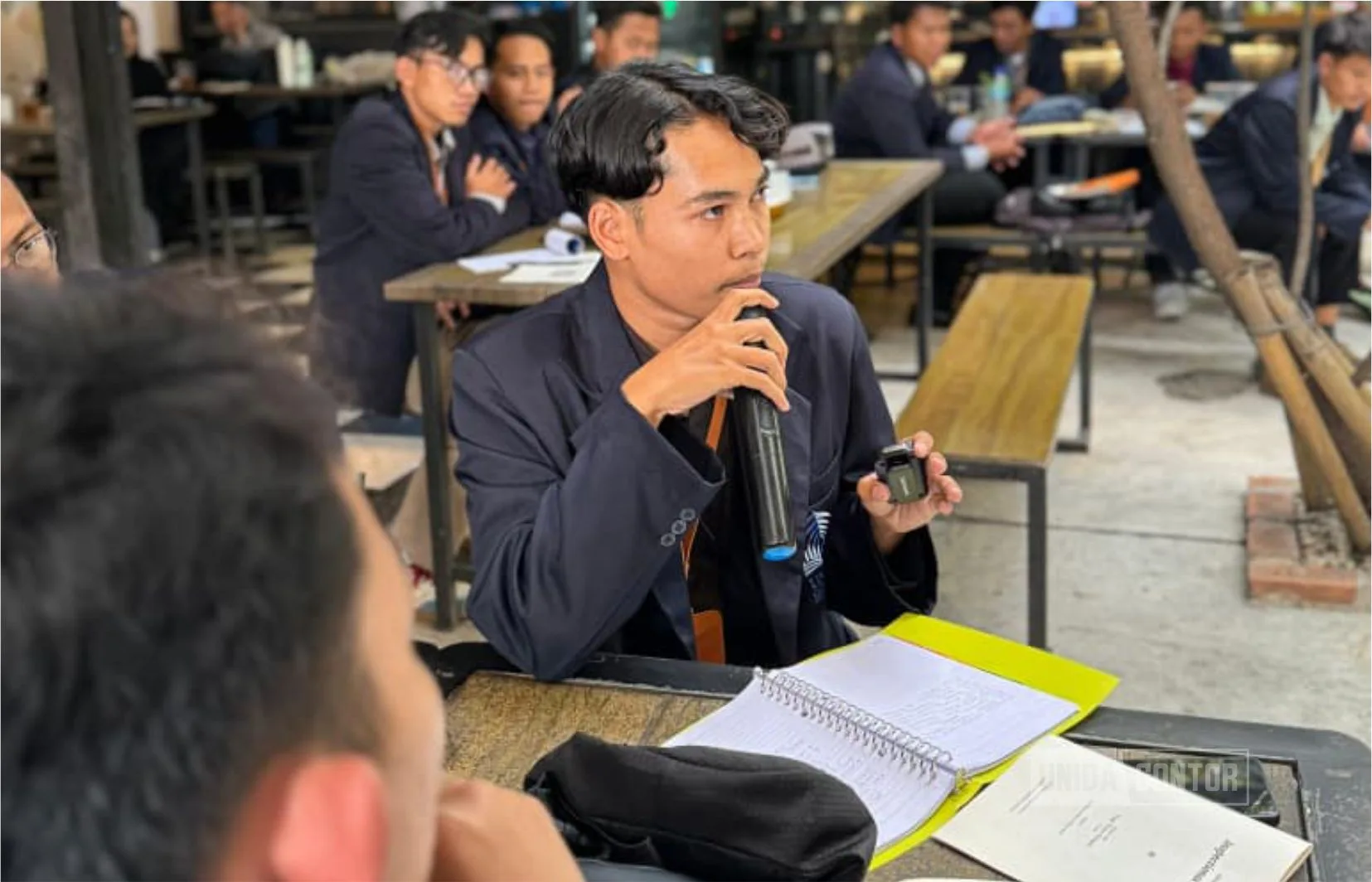 Mahasiswa UNIDA Gontor belajar teknik pembacaan inspeksional di Lubukata Book Club