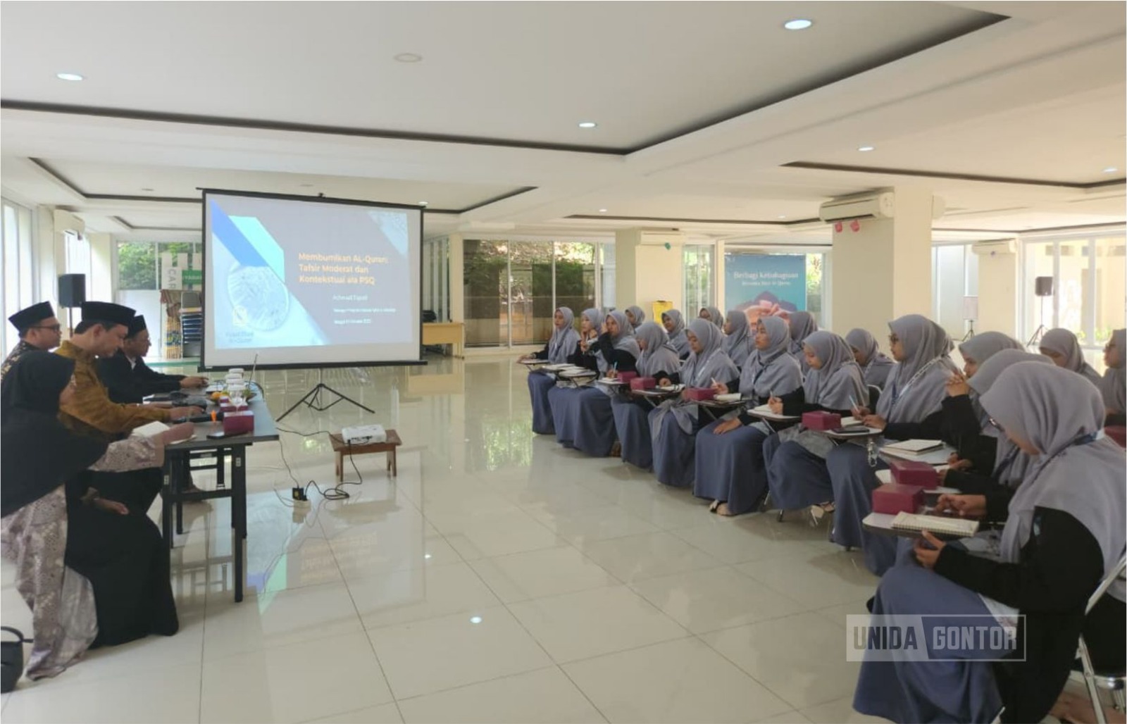 Mahasiswi IQT UNIDA Gontor kunjungan akademik ke PSQ M. Quraish Shihab.