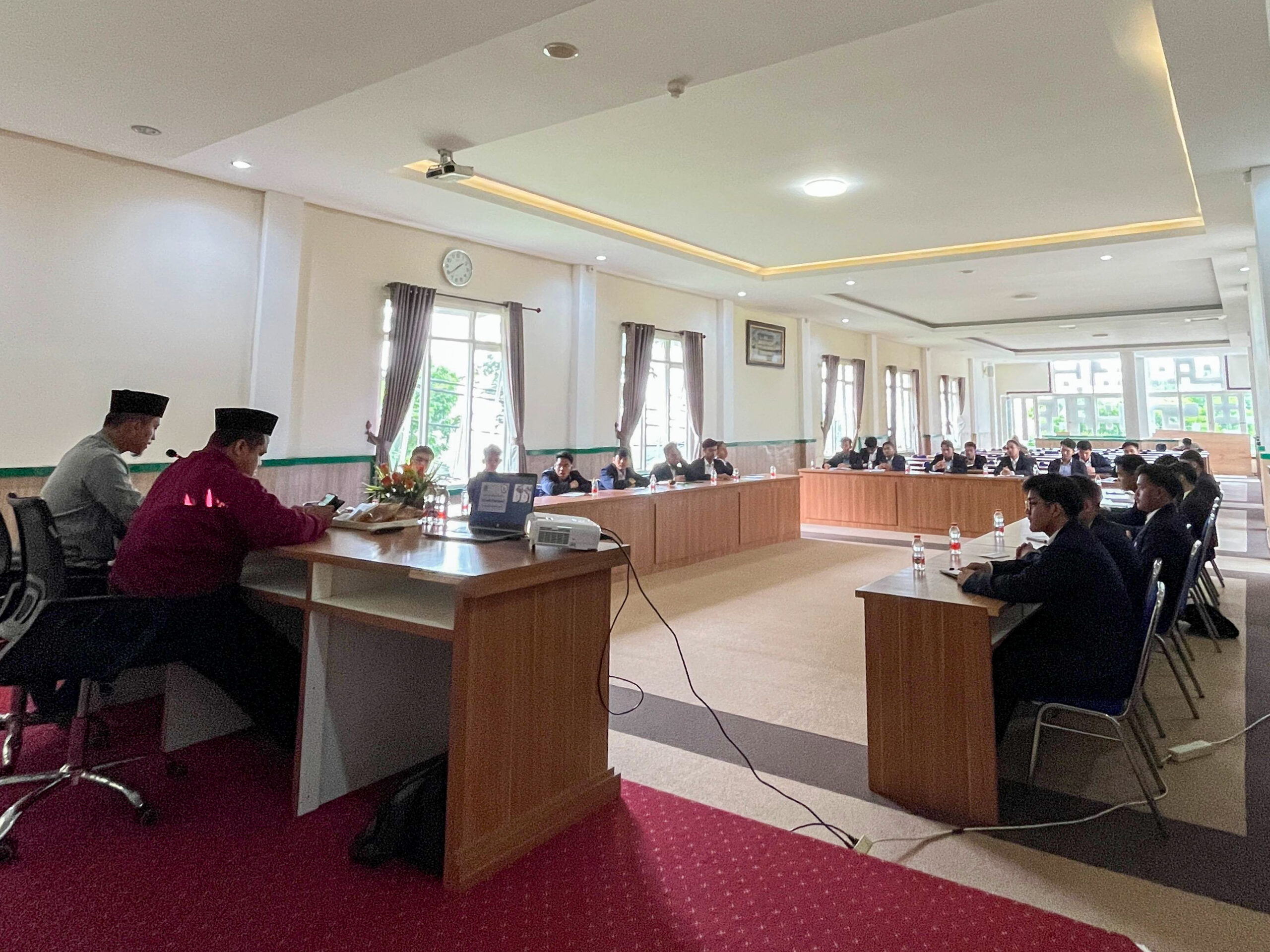 Mahasiswa IQT UNIDA Gontor melakukan studi akademik di Ma’had Al-Izzah Batu untuk mempelajari metode pembelajaran Al-Qur’an Izzati.