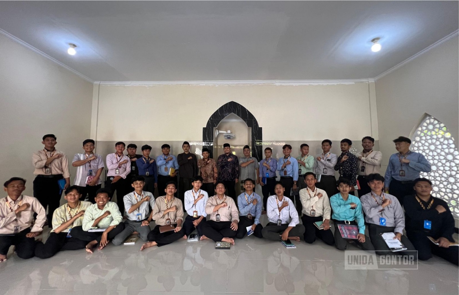 Mahasiswa PBA UNIDA Gontor ikuti kegiatan Studi Pengayaan Lapangan bertema Metode Penerjemahan di Yayasan Pesantren Kreatif Baitul Kilmah Yogyakarta.