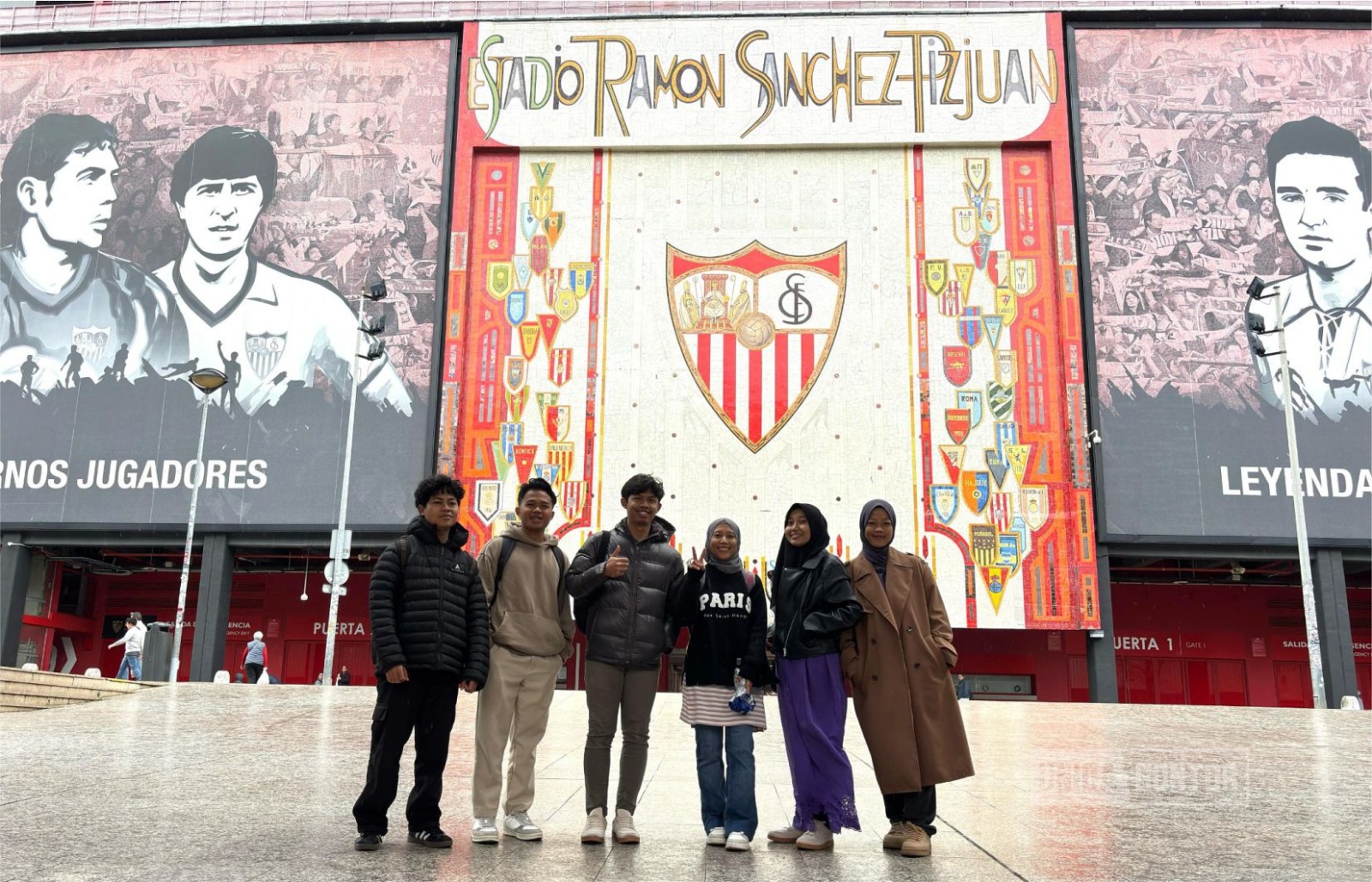 Mahasiswi UNIDA Gontor, Nida Kamilia, mengikuti aksi tanam pohon dan kerja bakti lintas budaya di Córdoba, Spanyol, bersama relawan internasional.