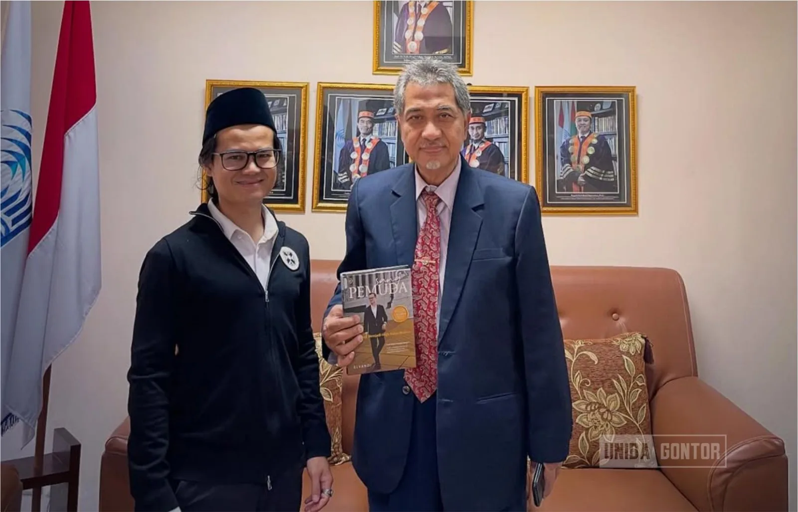 Prof. Hamid Fahmy Zarkasyi, Rektor UNIDA Gontor, menjadi sorotan dalam diskusi intelektual Islam dan pengembangan pemikiran Islam kontemporer.