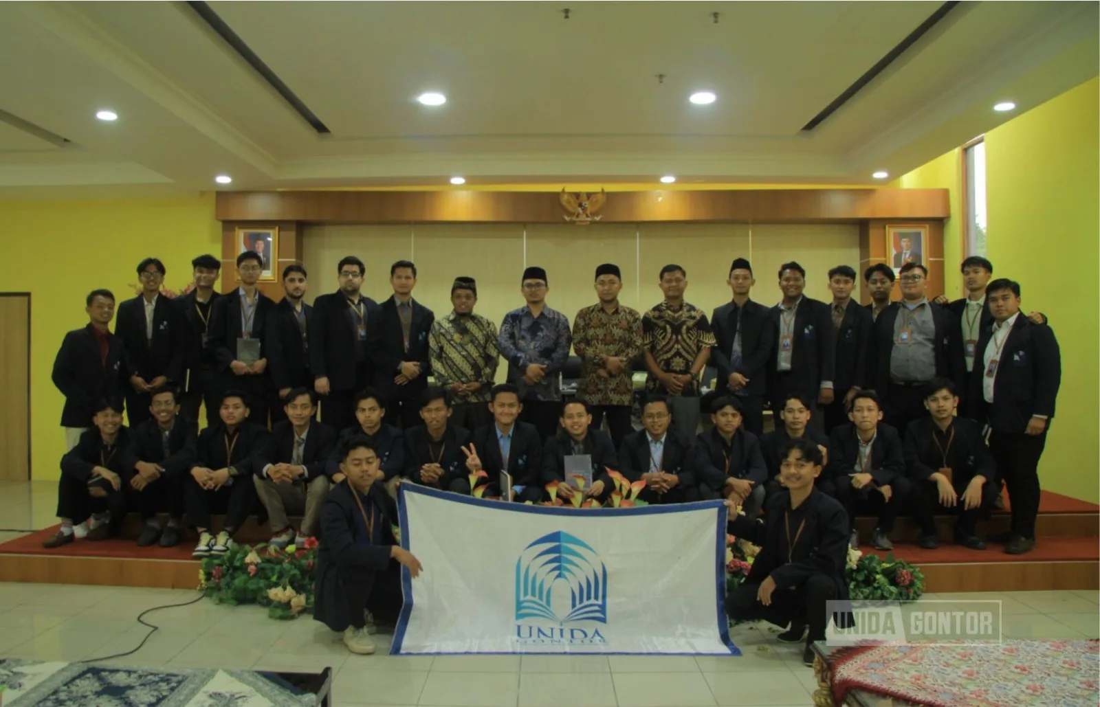Mahasiswa IQT UNIDA Gontor kunjungan SPL ke LPMQ TMII; bersama narasumber Dr. Zainal Arifin Madzkur dan Ustadz Bagus Purnomo; Rabu, 8 Oktober 2025.