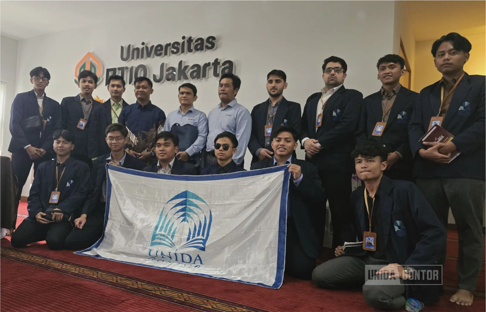 Mahasiswa IQT UNIDA Gontor bersama narasumber di Universitas PTIQ Jakarta 7 Oktober 2025
