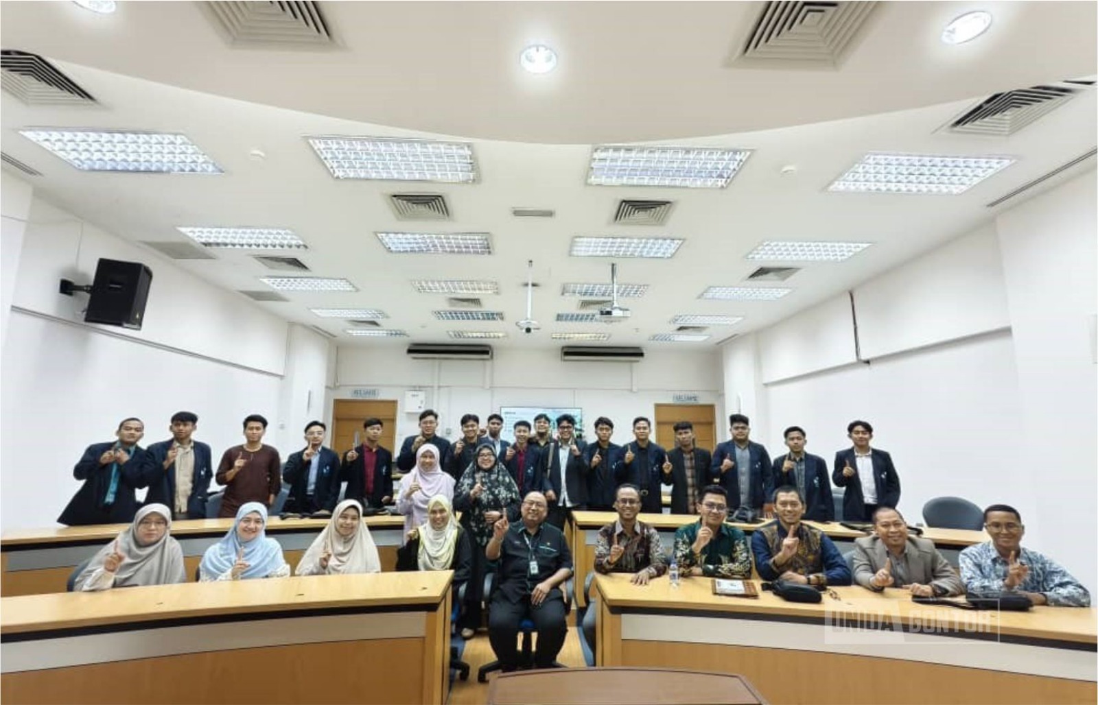 UNIDA Gontor Management students attend an academic visit and international seminar on career planning at IIUM Malaysia to enhance global learning and Islamic leadership.