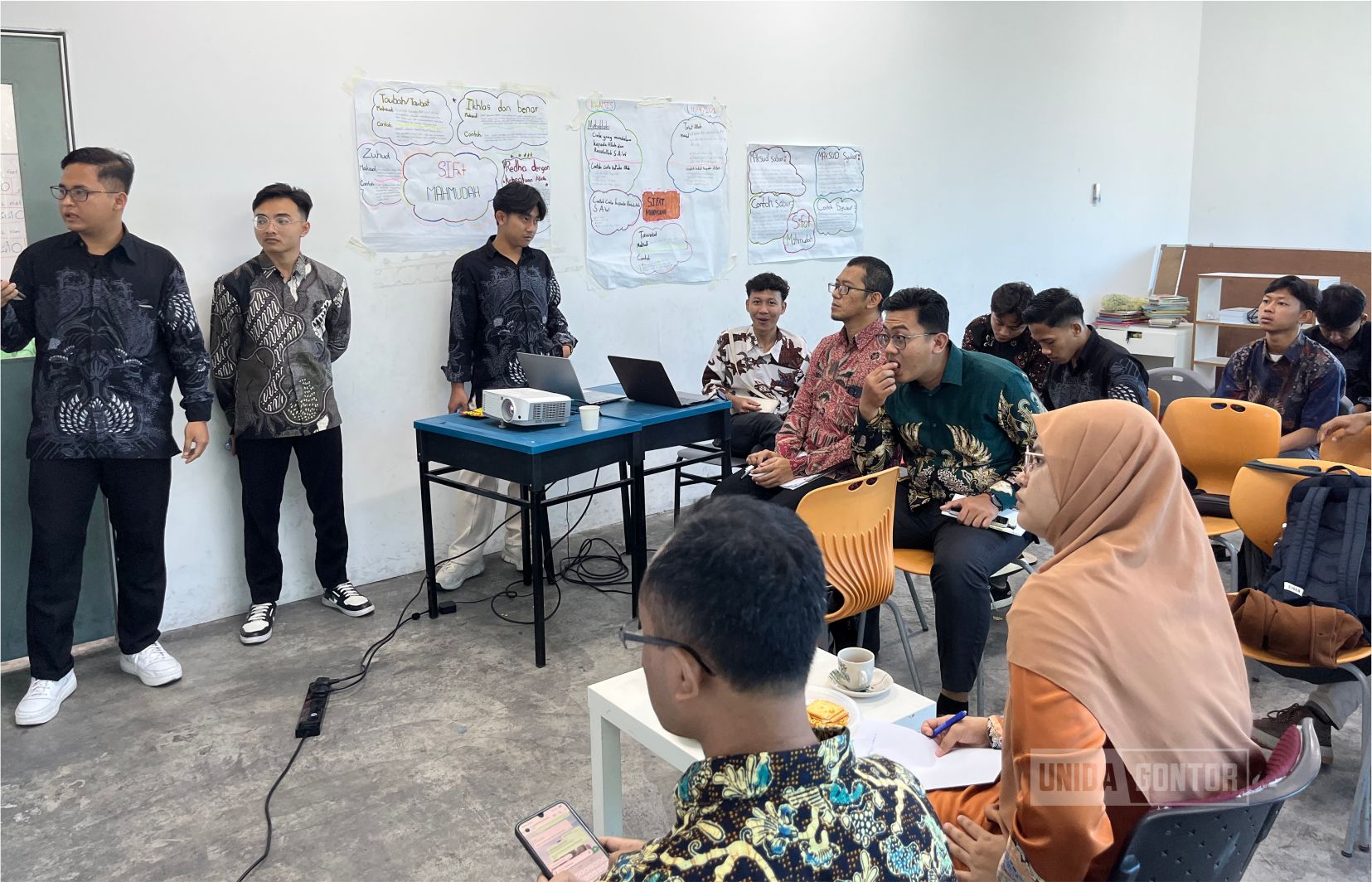 UNIDA Gontor students and lecturers conduct ICE program at Rohingya Education Centre Malaysia.