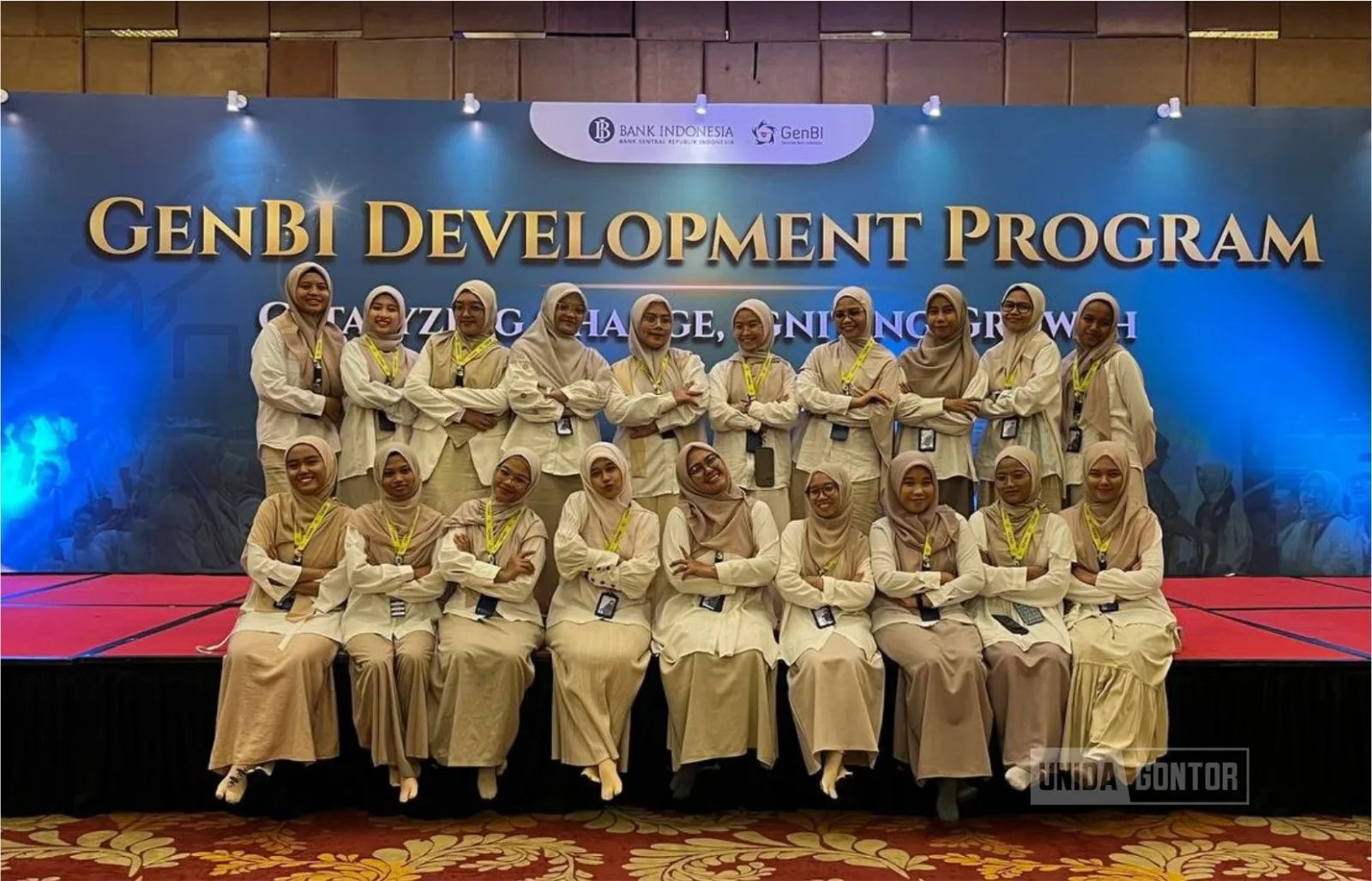 GenBI Komisariat UNIDA Gontor menerima penghargaan Komisariat Terbaik ke-3 pada GDP 2025 di Madiun.