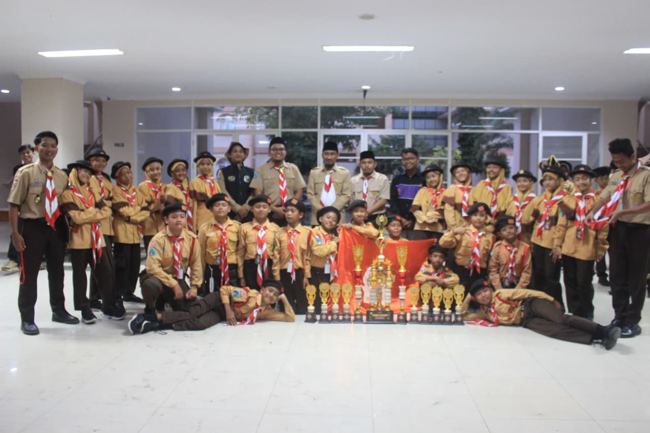 Wakil Rektor III UNIDA Gontor membuka Giat Prestasi ke-14 Pramuka SD/MI binaan Dewan Racana Al Faraby di kampus UNIDA Gontor.