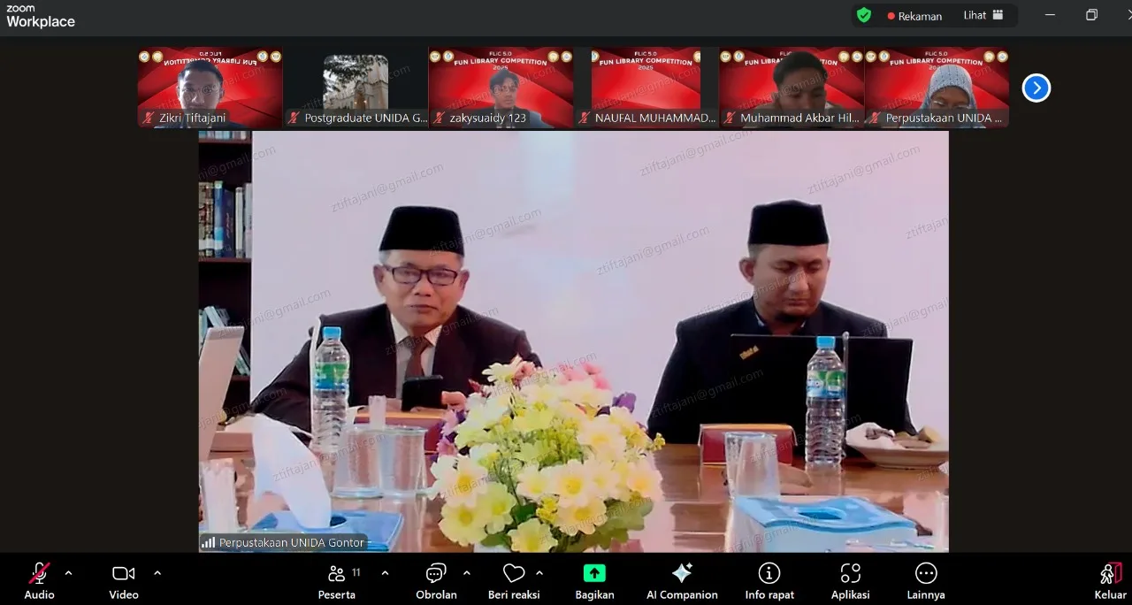 Mahasiswa AFI UNIDA Gontor, M Zikri Tiftajani, menerima penghargaan Juara 1 Lomba Essay Writing pada Fun Library Competition (FLiC) 5.0 di Gedung Postgraduate.