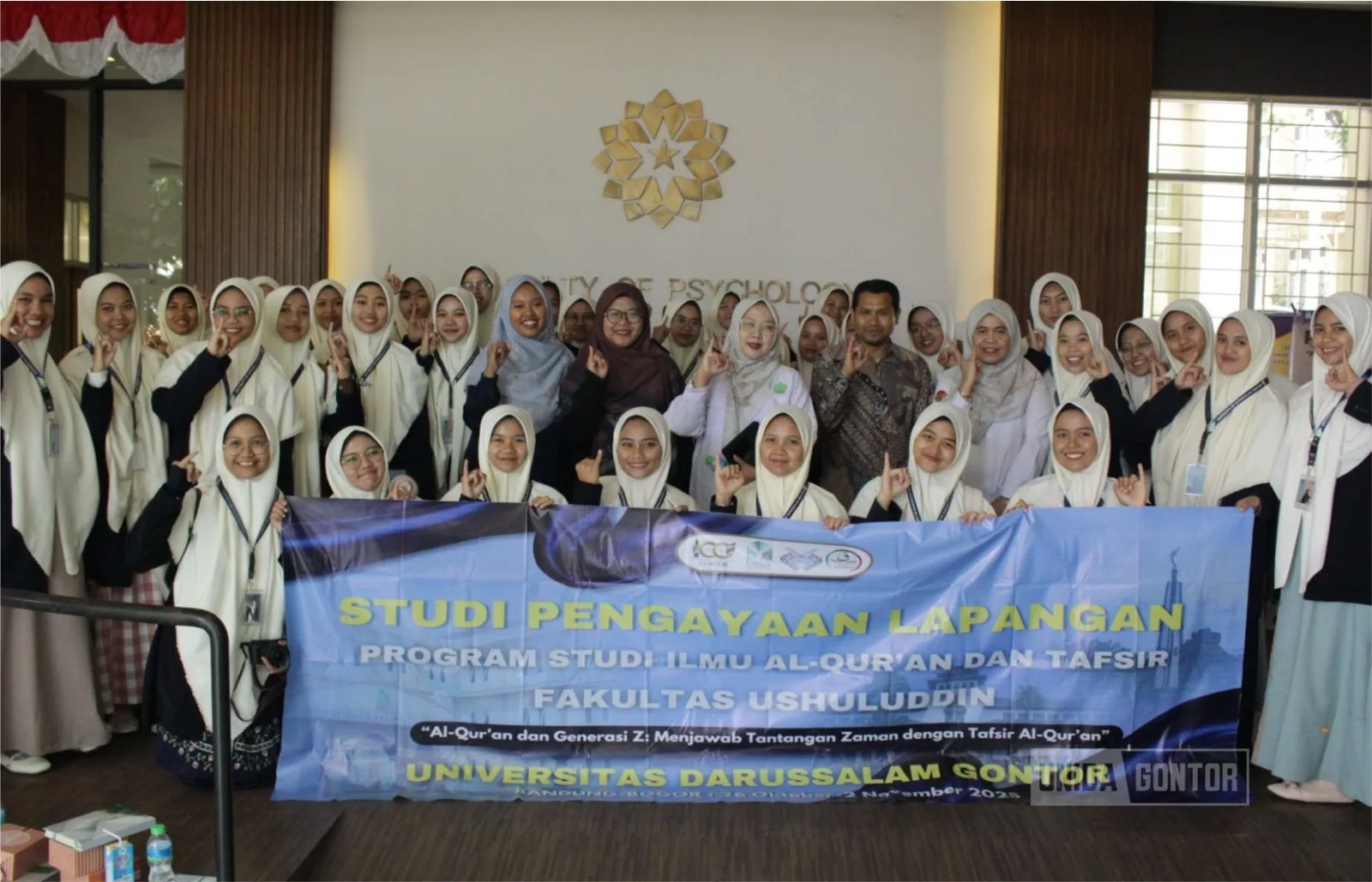Mahasiswi IQT UNIDA Gontor Kelas C mengikuti SPL di Universitas Tazkia, Bogor; sesi pemaparan program HafidzPreneur, 30 Oktober 2025.