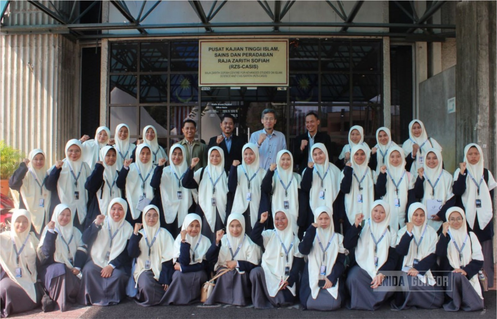 Mahasiswi SAA UNIDA Gontor berkunjung ke RZS-CASIS Kuala Lumpur bersama Dr. Mohd Hilmi bin Ramli, membahas ta’dib dan peradaban Islam.