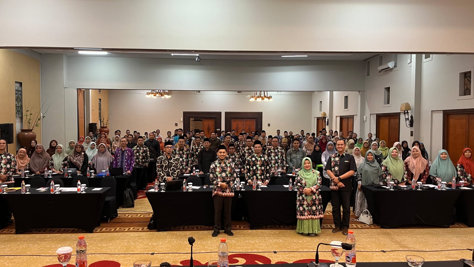 Kaprodi PBA UNIDA Gontor mengikuti Semiloka & Rakernas PPPBA Indonesia di Hotel Kartika Wijaya, Batu; bahas penguatan kurikulum dan akreditasi unggul.