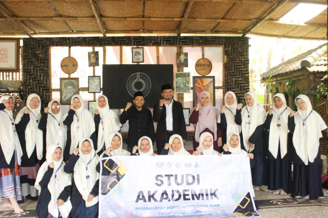 Mahasiswi AFI UNIDA Gontor mengikuti studi akademik tasawuf di Gubuk Sufi Malang