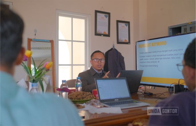 Penjelasan Narasumber dalam Penggunaan Bibliometrik dan VOSviewer