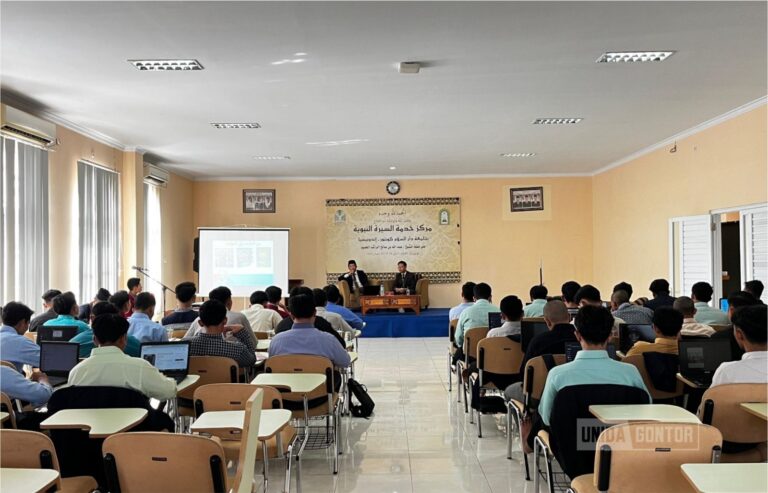 Mahasiswa Prodi PAI UNIDA Gontor mengikuti Workshop Pelatihan Bahasa Arab bersama Khoirul Fata di Hall Sirah Nabawiyyah.