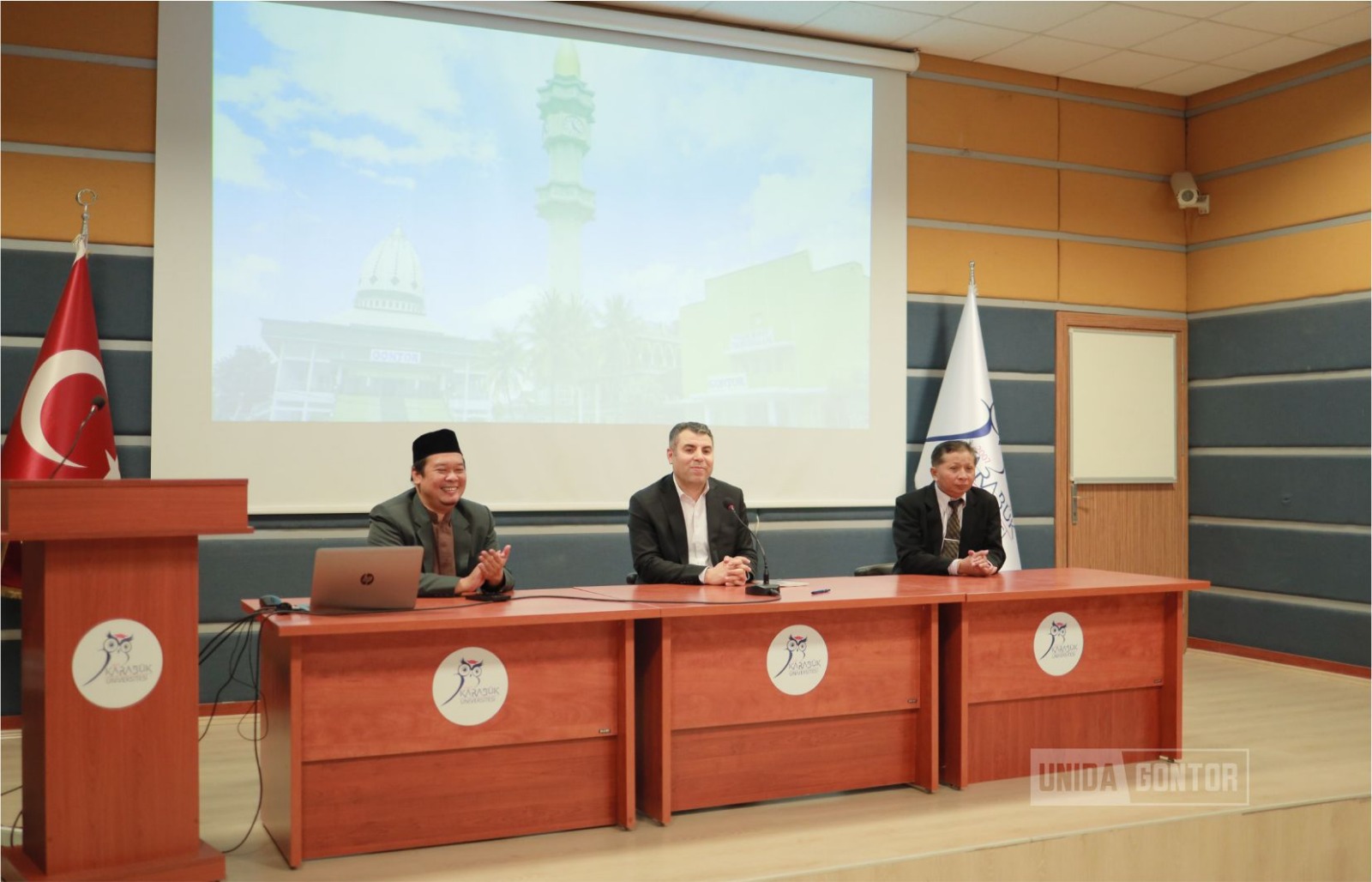 Dekan Fakultas Ilahiyat Karabük University menyampaikan apresiasi atas sistem pendidikan holistik dan wakaf UNIDA Gontor.