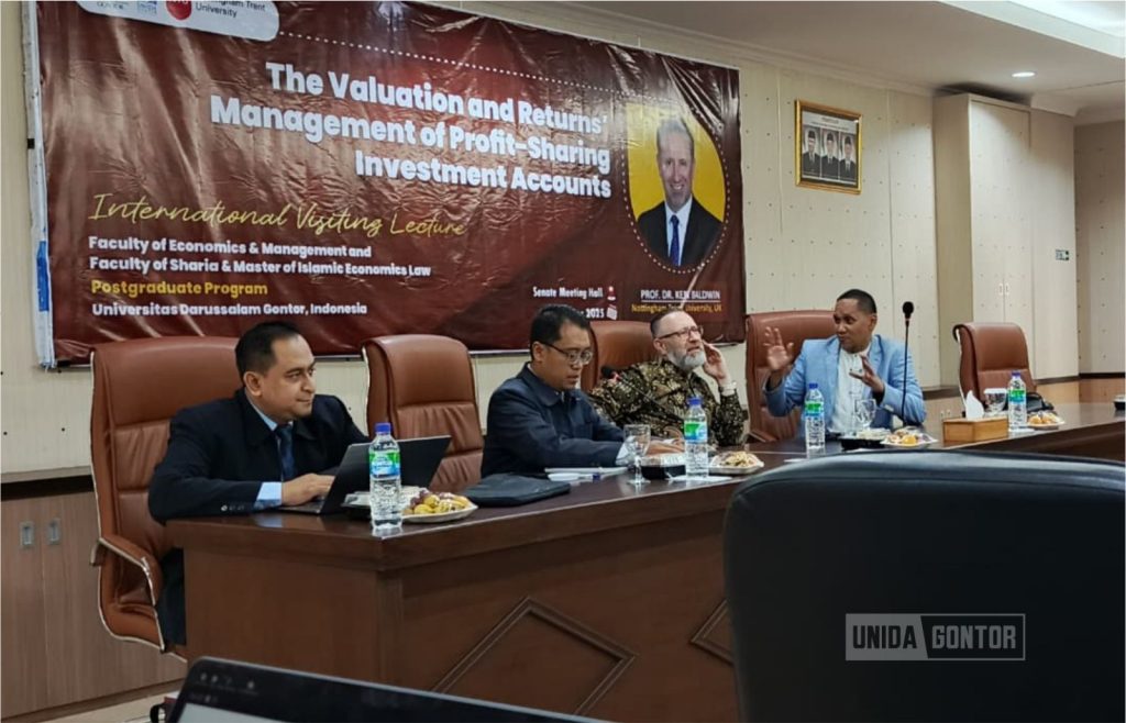 Fakultas Ekonomi dan Manajemen dan Fakultas Syariah UNIDA Gontor Gelar Kuliah Tamu Internasional Bersama Prof. Dr. Kenneth Baldwin (Nottingham Trent University, UK)