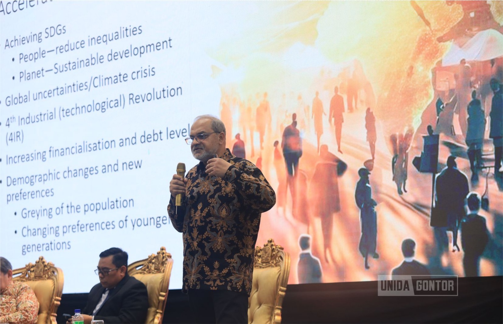 Global experts in a plenary session of the 13th AICIF 2025 at University of Darussalam (UNIDA) Gontor.