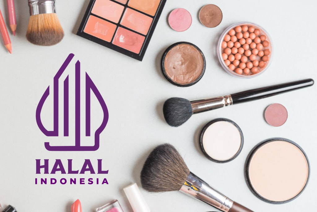 Perempuan muda menggunakan produk kosmetik halal sambil membaca label pada kemasan, menggambarkan tren kecantikan halal yang mengutamakan keamanan dan etika.