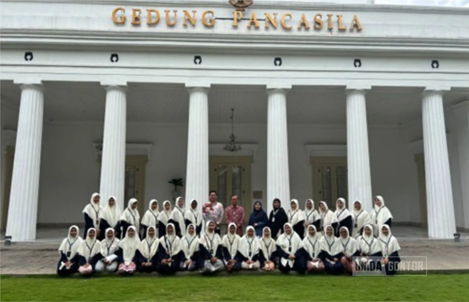 Mahasiswi HI UNIDA Gontor Kelas C kunjungi Direktorat Diplomasi Publik Kemenlu RI, berdiskusi soft power dan diplomasi publik.