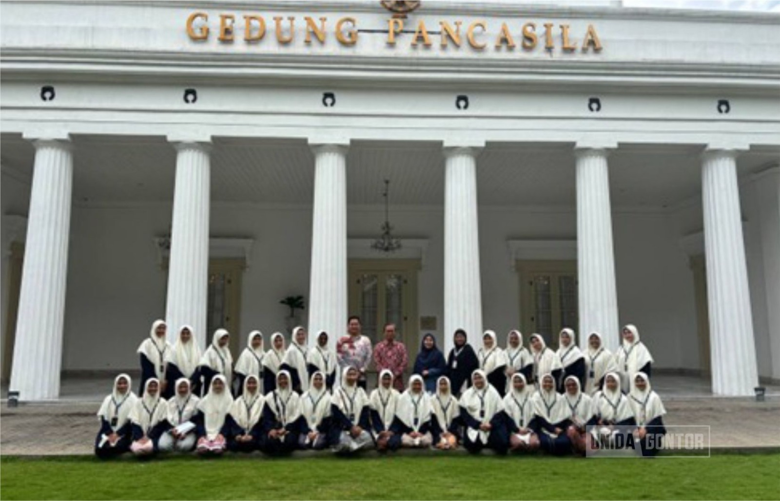 Mahasiswi HI UNIDA Gontor Kelas C kunjungi Direktorat Diplomasi Publik Kemenlu RI, berdiskusi soft power dan diplomasi publik.