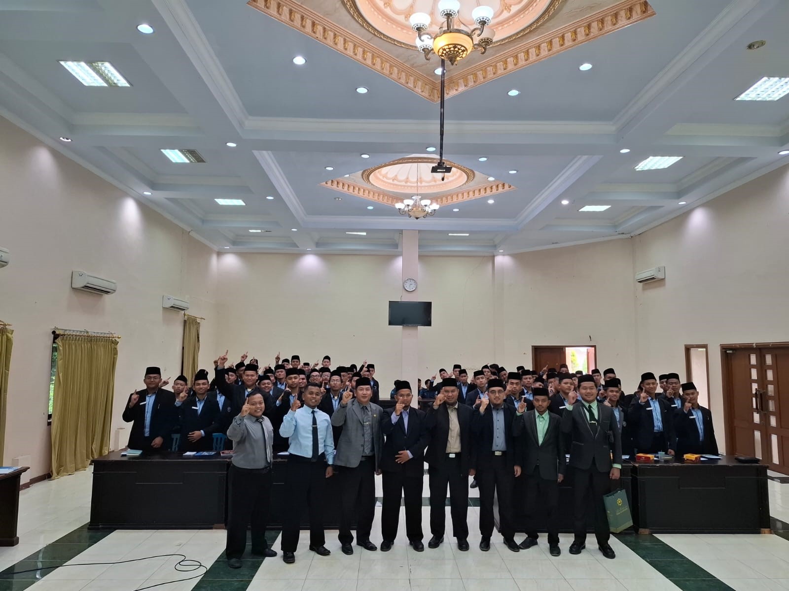 Rombongan Pondok Modern Rafah Bogor berkunjung ke UNIDA Gontor di Hall CIOS.