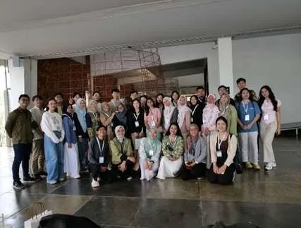 Mahasiswi Farmasi UNIDA Gontor mengikuti Summer Course UGM 2025 bertema Green Pharmacy.