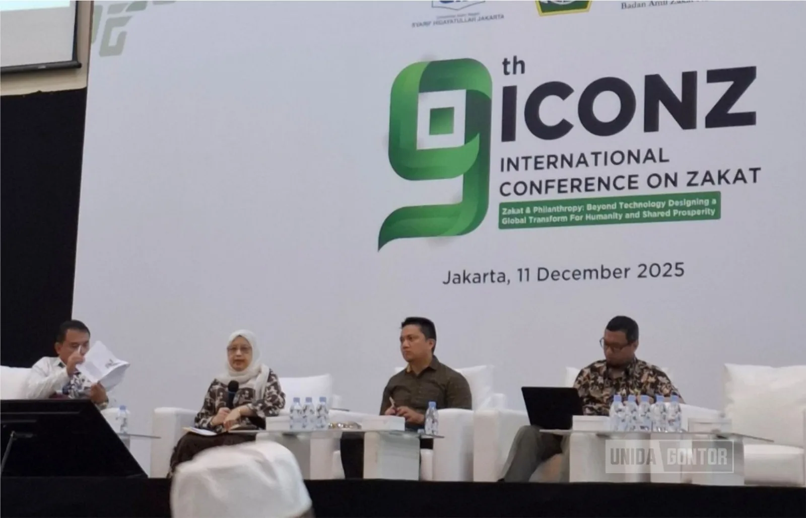 Dua mahasiswa UNIDA Gontor menjadi presenter pada ICONZ 9 BAZNAS di UIN Jakarta.