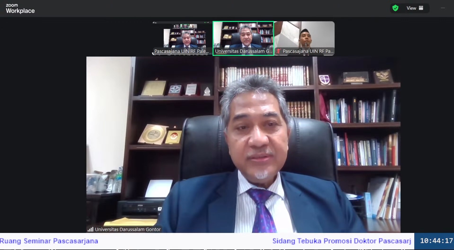 Rektor UNIDA Gontor Prof. Hamid Fahmy Zarkasyi menjadi penguji ujian terbuka promosi doktor UIN Raden Fatah Palembang.