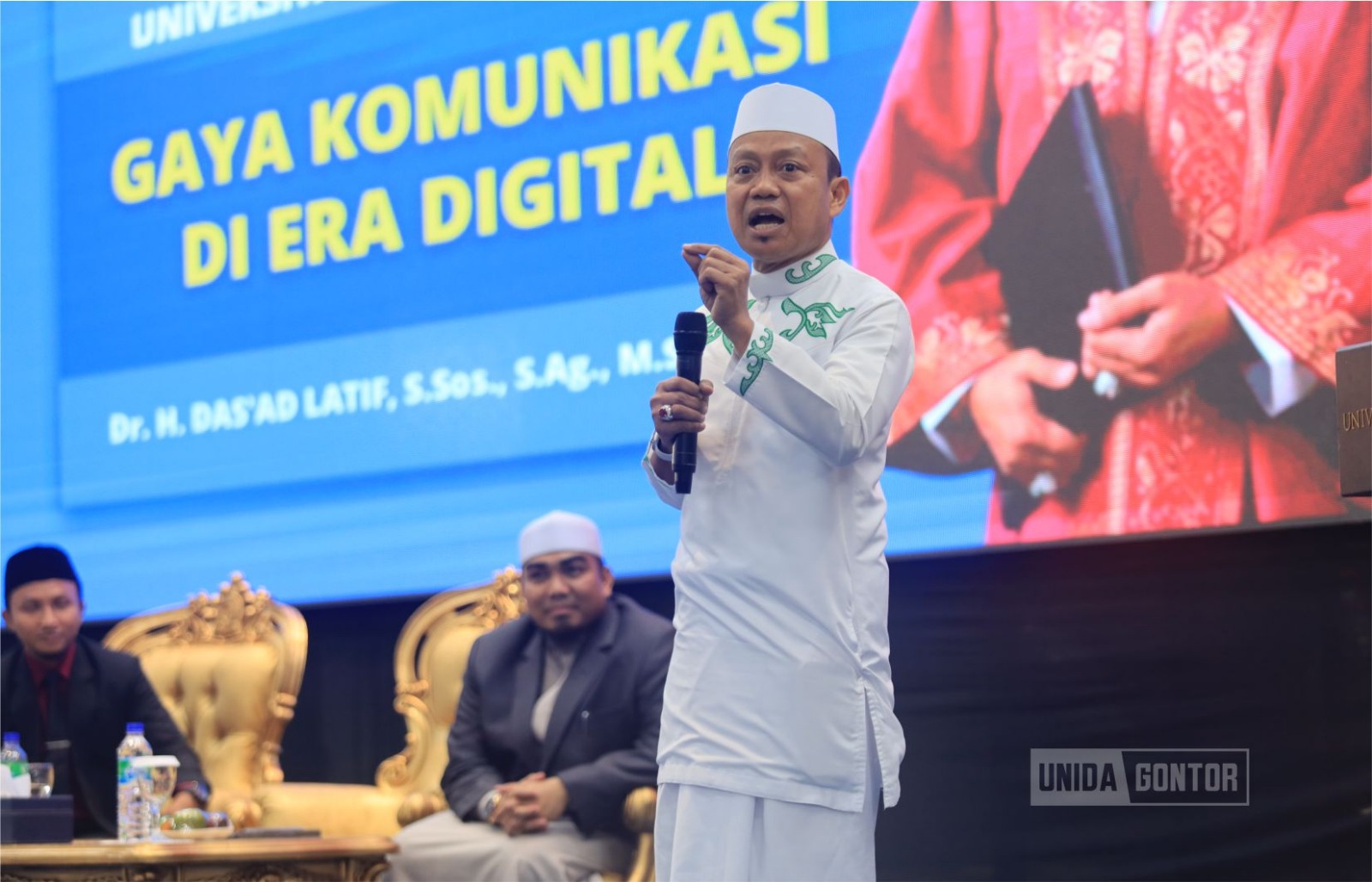 Seminar Nasional UNIDA Gontor bersama Ustadz Das’ad Latif dan Muhammad Fakhrurrazi Anshar di Hall Gedung Utama.
