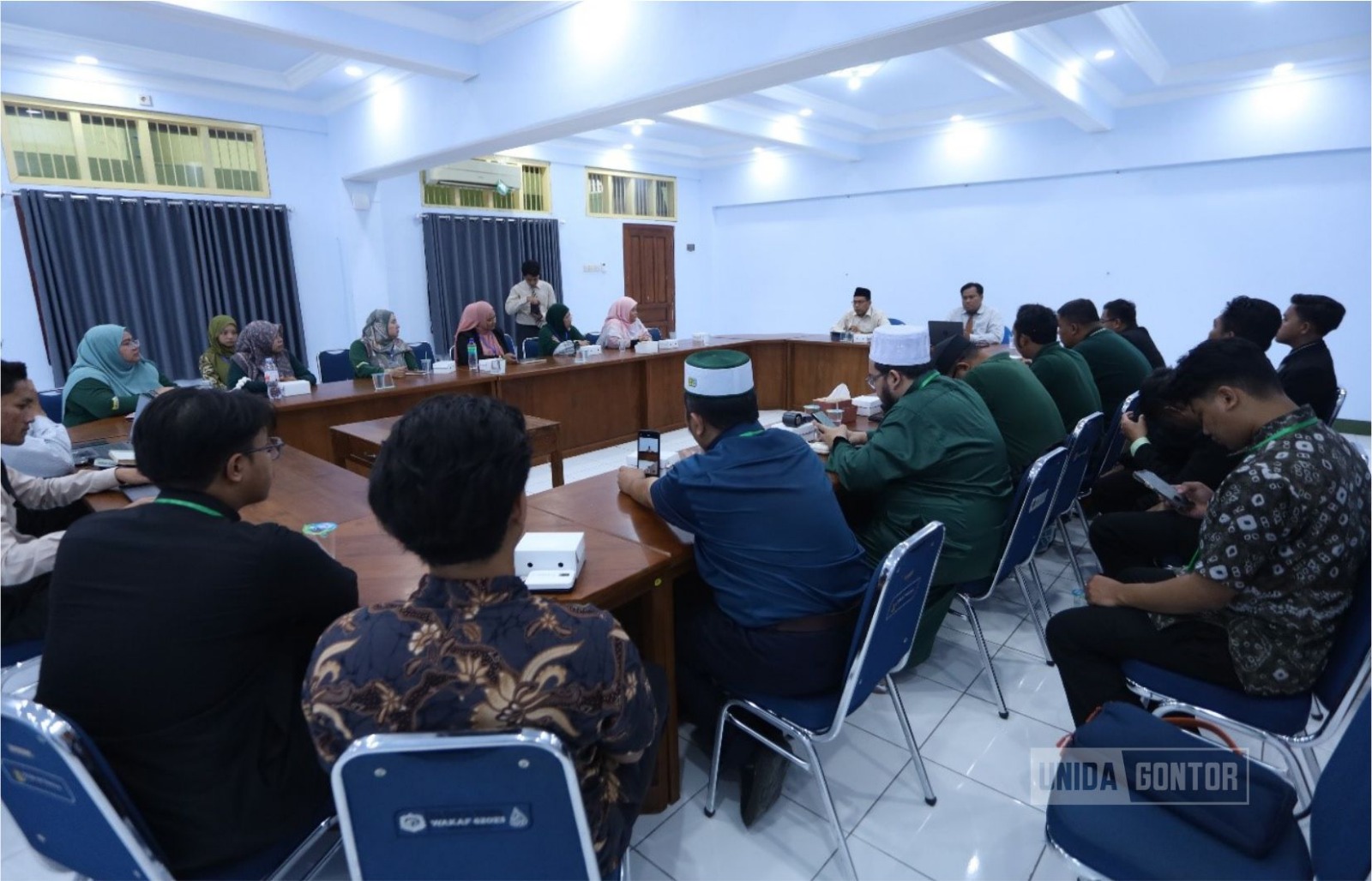 Guru Brainy Bunch International School Malaysia mengikuti sharing session bersama Wakil Direktur KMI Gontor.