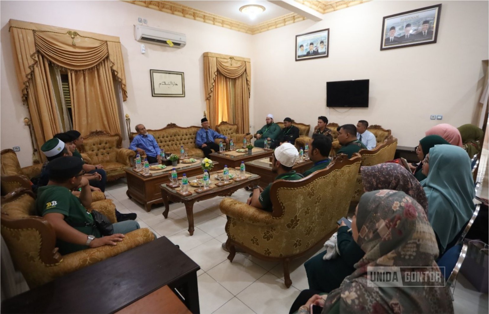 Guru Brainy Bunch Malaysia bersilaturahmi dan berdiskusi dengan Pimpinan PMDG Gontor di kantor pimpinan.