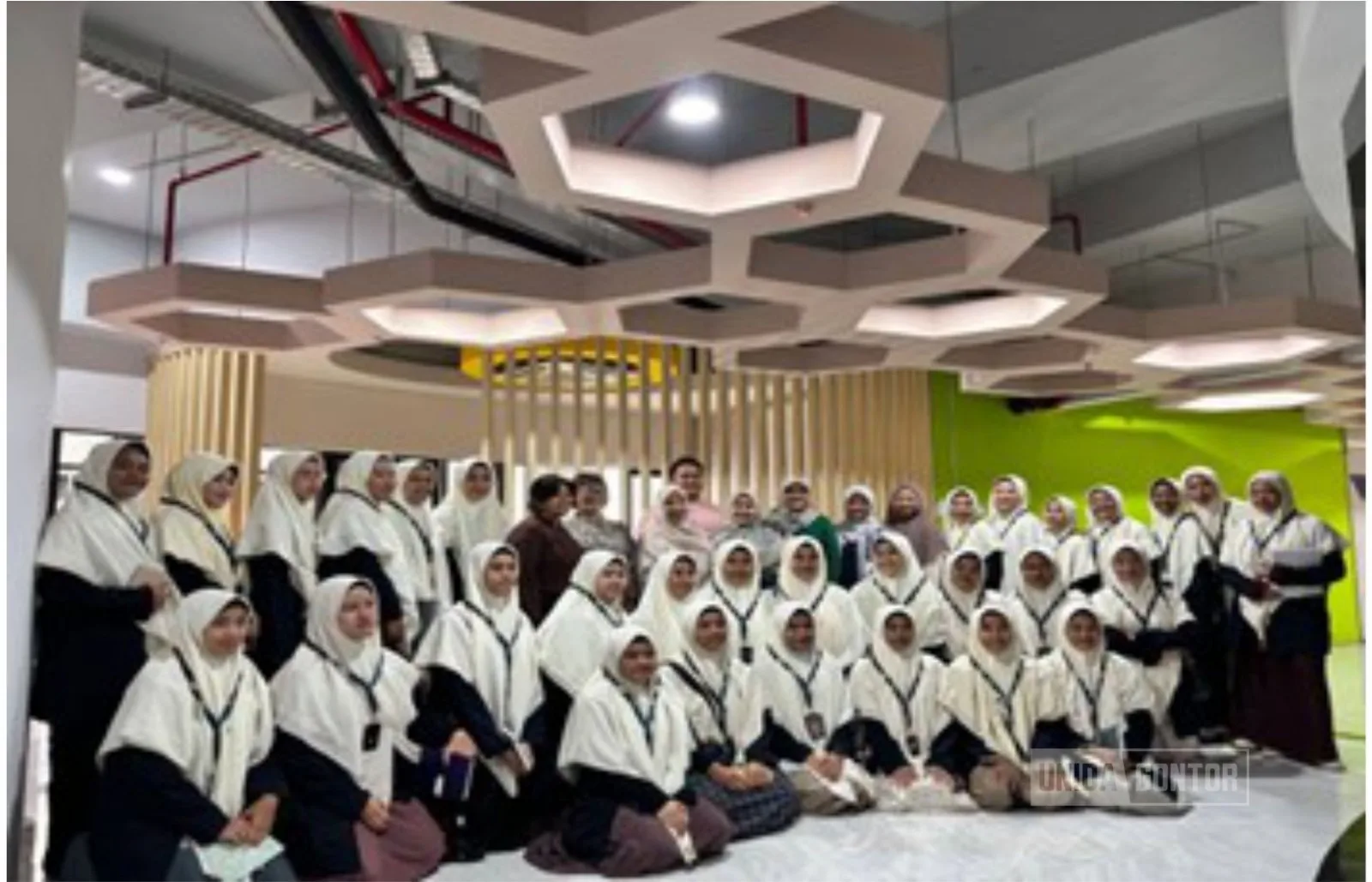 Mahasiswi HI UNIDA Gontor Kampus Putri studi akademik di Pusat Riset Politik BRIN Jakarta.