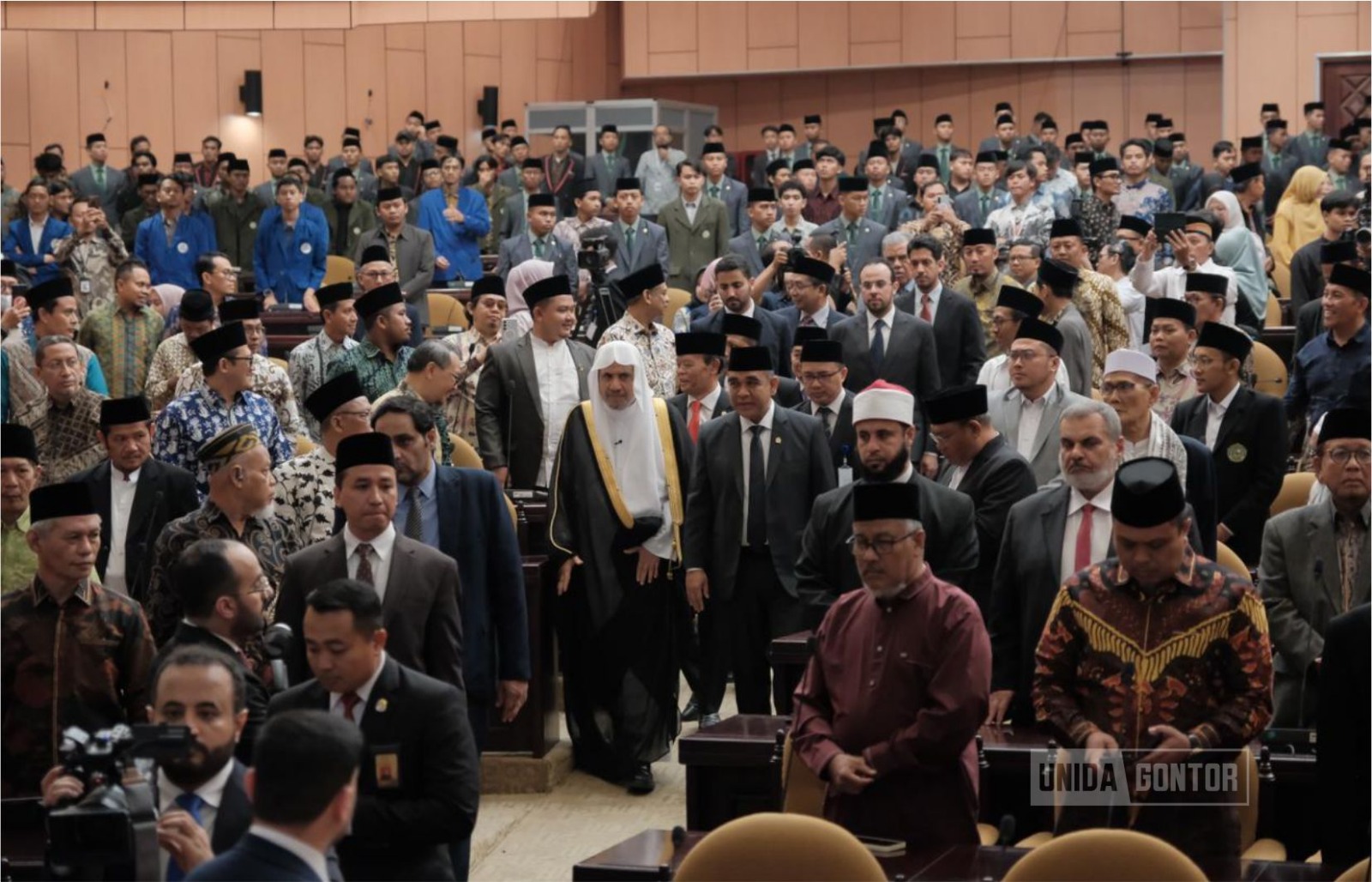 Wakil Rektor I UNIDA Gontor, Assoc. Prof. Dr. Abdul Hafidz Bin Zaid, menghadiri Dialog MPR RI dan Liga Muslim Dunia di Gedung Nusantara V Jakarta untuk menegaskan komitmen kebangsaan dan moderasi beragama.