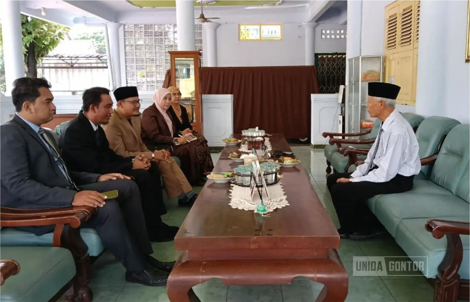 Delegasi Universiti Malaya berdiskusi dengan Pimpinan Pondok Modern Darussalam Gontor membahas hidden curriculum, pendidikan 24 jam, dan tata kelola wakaf.